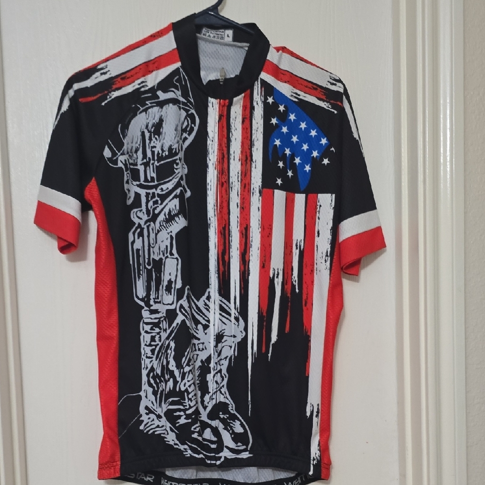 Men's Cycling JERSEY SIZE LARGE.MATCHING CYCLING SHORT SZ XL
